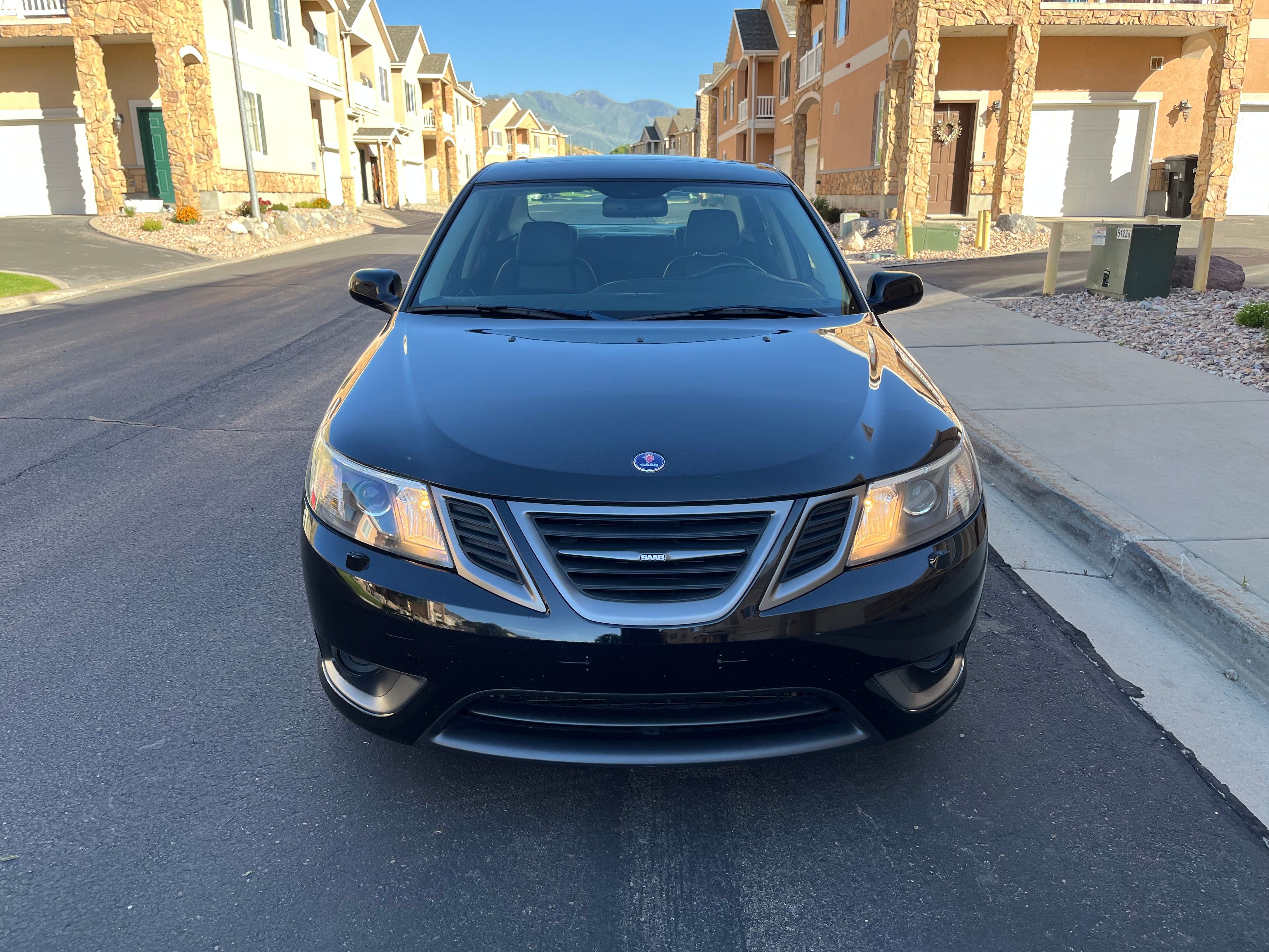 Used 2010 Saab 9-3 Aero w/ Aero Premium Package AWD/4WD image 5