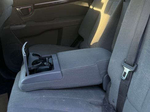 Used 2011 Hyundai Santa Fe GLS image 12
