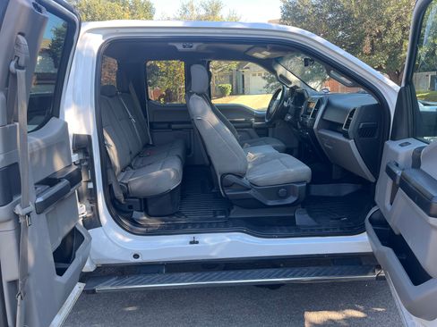 Used 2018 Ford F150 XLT w/ Equipment Group 301A Mid image 10