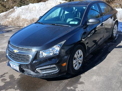 Used 2015 Chevrolet Cruze LS image 7