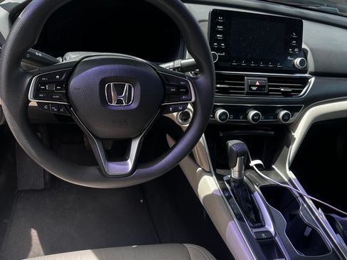 Used 2018 Honda Accord LX image 10