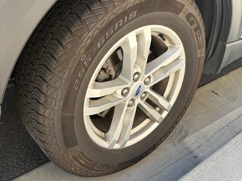 Used 2023 Ford Explorer XLT RWD image 15