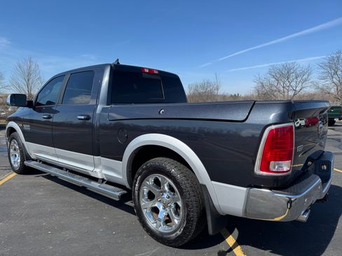 Used 2017 RAM 1500 Laramie w/ Convenience Group image 6
