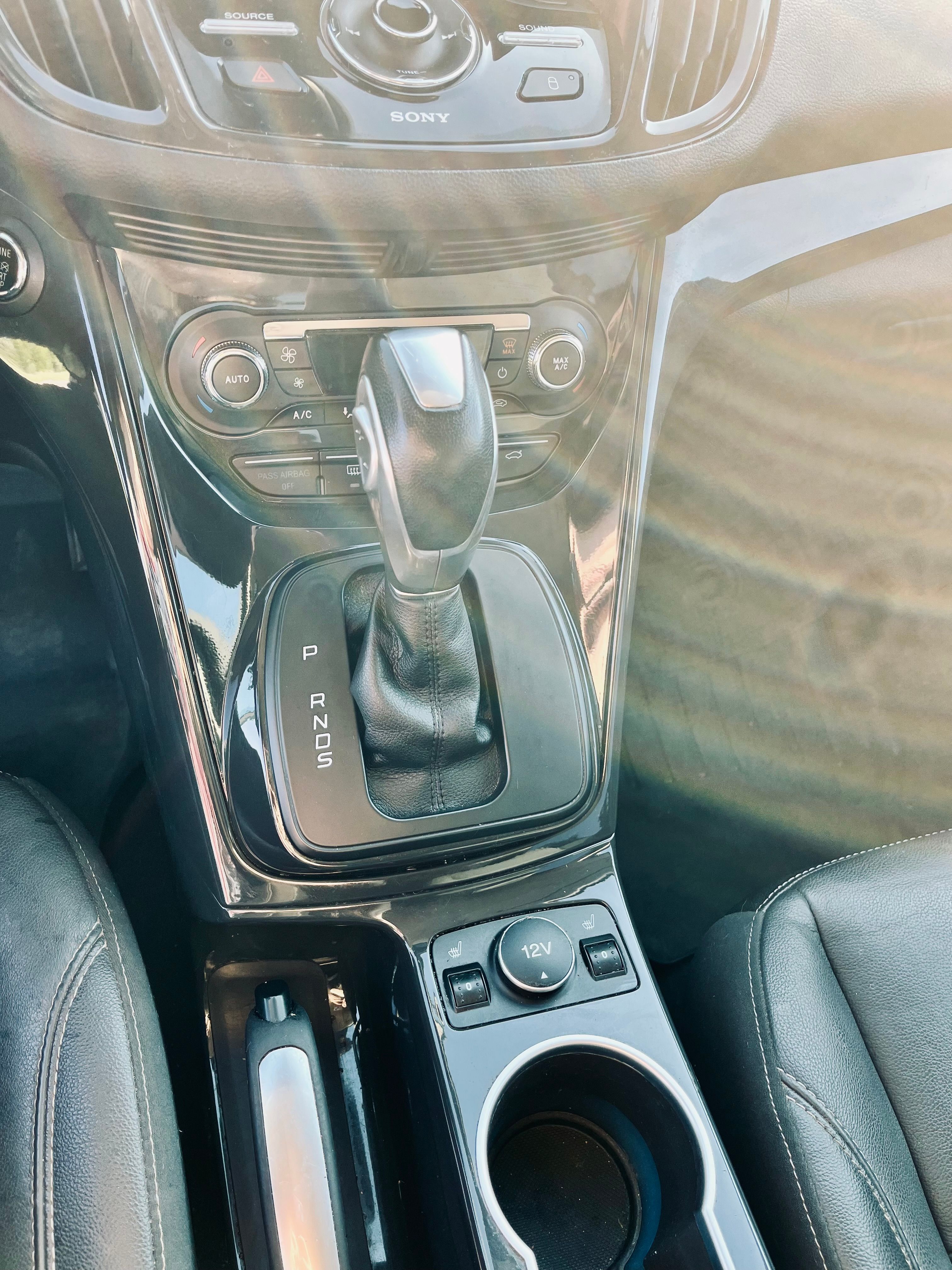 Used 2014 Ford Escape Titanium FWD image 11