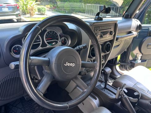 Used 2007 Jeep Wrangler Unlimited Sahara RWD image 17