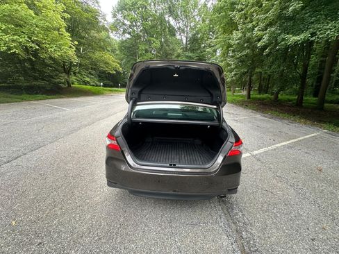 Used 2018 Toyota Camry XLE w/ Audio Package FWD image 10