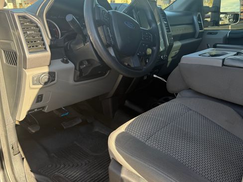 Used 2019 Ford F250 XLT w/ XLT Value Package image 12