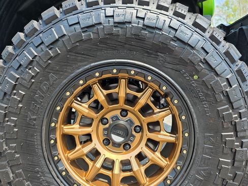 Used 2025 Jeep Wrangler Unlimited Rubicon w/ Convenience Group image 24