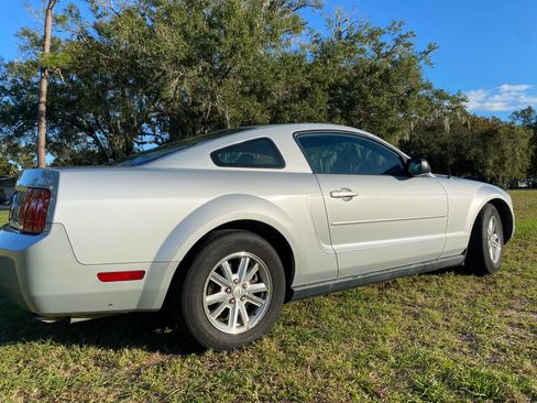 Used 2007 Ford Mustang Coupe RWD image 2