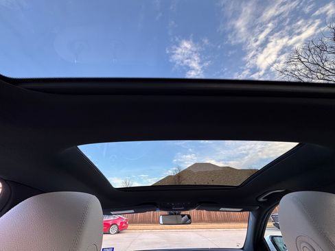 Used 2018 Mercedes-Benz E 300 image 14