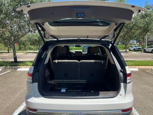 Used 2021 Lincoln Aviator Reserve w/ Equipment Group 201A AWD/4WD image 8