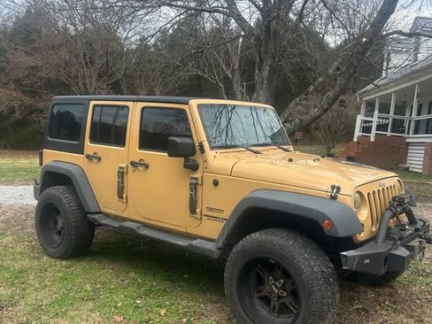 Used 2014 Jeep Wrangler Unlimited Sport w/ Connectivity Group image 4