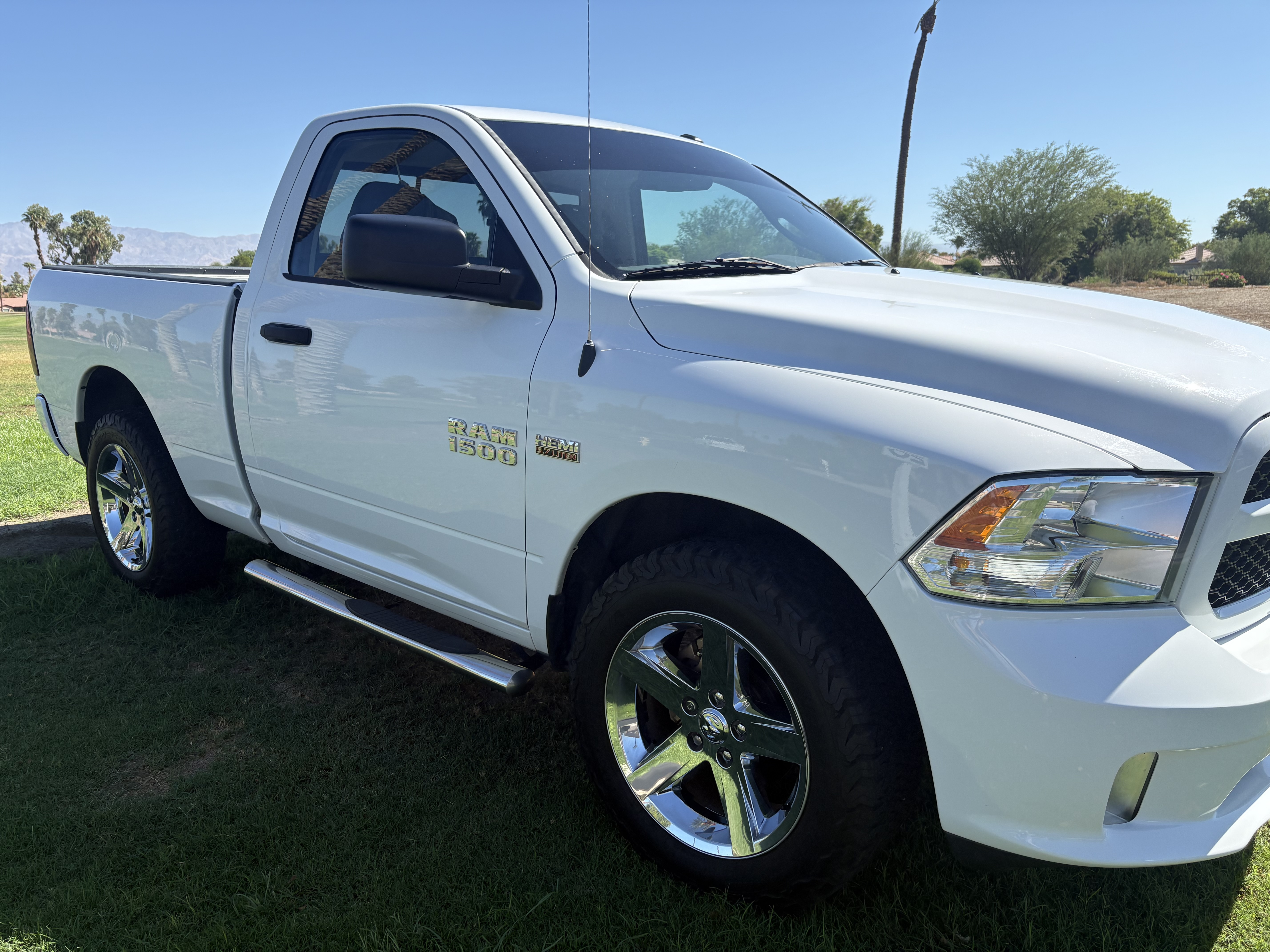 Used 2016 RAM 1500 Express RWD image 9