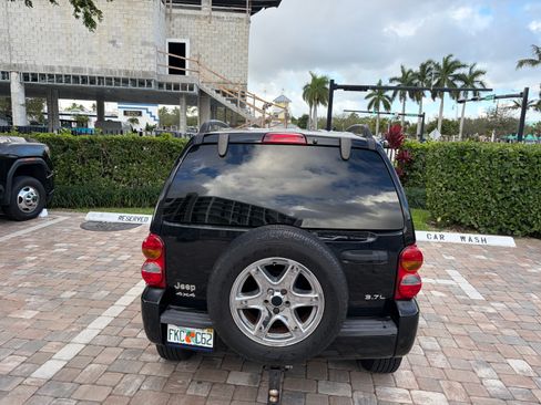 Used 2003 Jeep Liberty Limited image 9