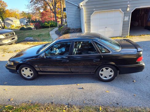 Used 1993 Ford Taurus SHO image 11