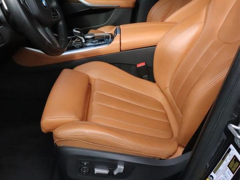 Used 2021 BMW X5 sDrive40i w/ M Sport Package image 8