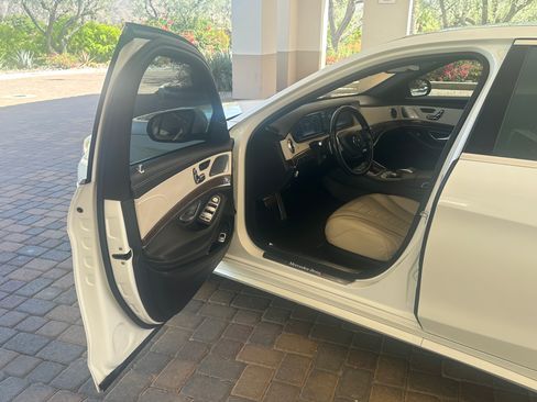 Used 2016 Mercedes-Benz S 550 Sedan image 4