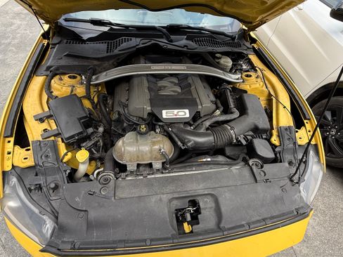 Used 2017 Ford Mustang GT Premium image 15