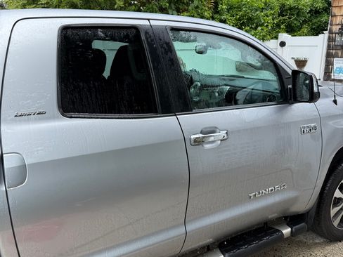 Used 2019 Toyota Tundra Limited w/ Limited Premium Package AWD/4WD image 9