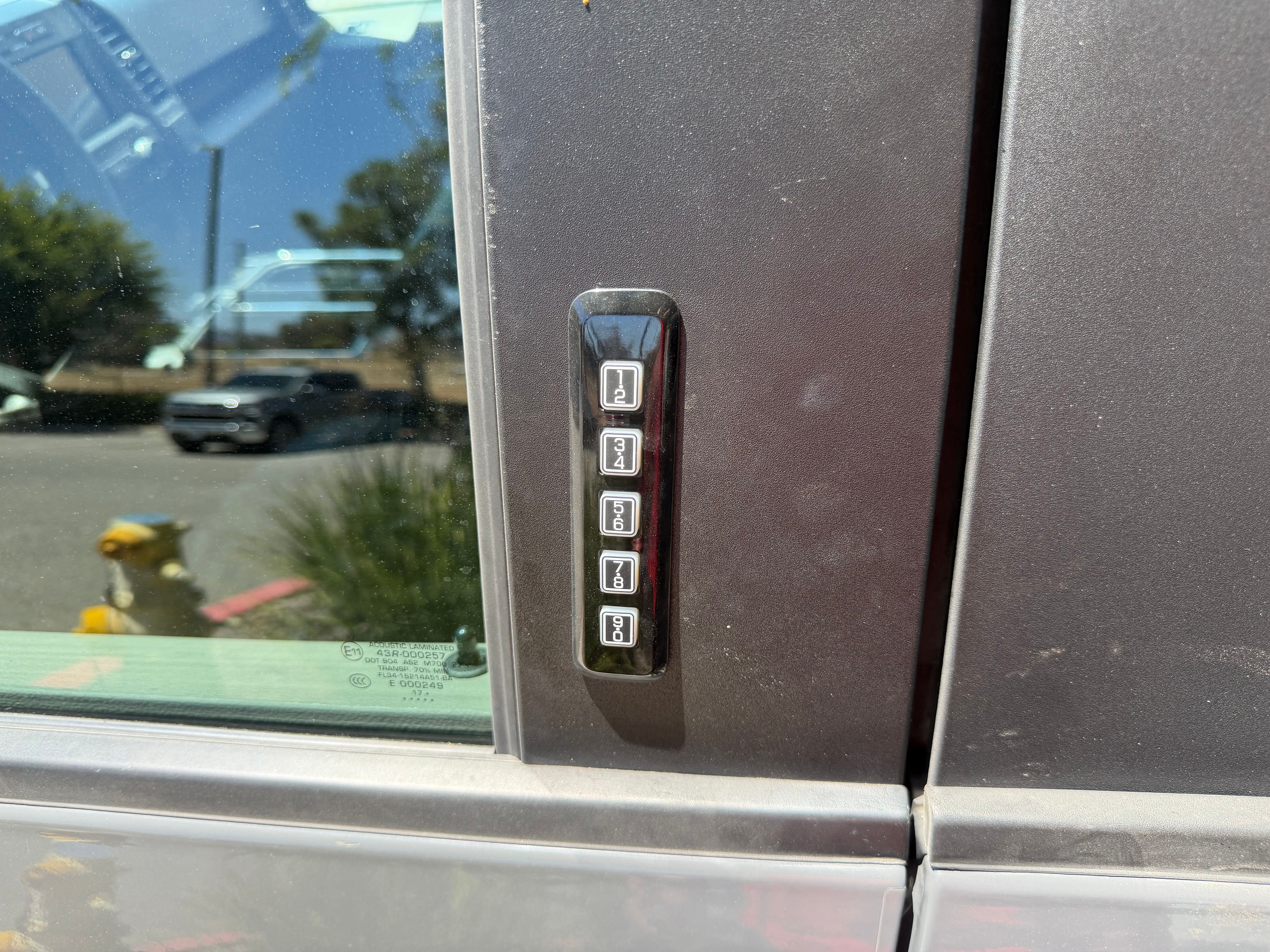 Used 2018 Ford F150 XL w/ Equipment Group 101A Mid RWD image 5