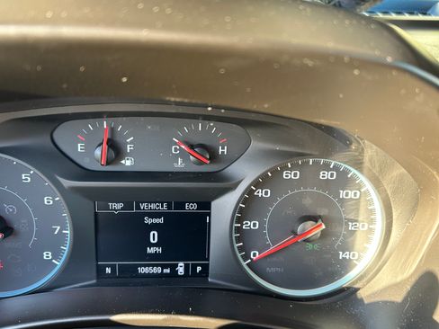 Used 2018 Chevrolet Equinox LT image 17