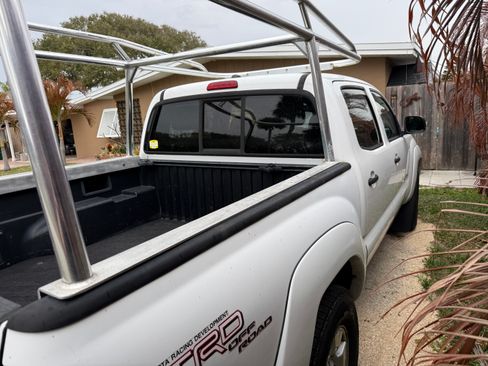 Used 2011 Toyota Tacoma PreRunner w/ TRD Off-Road Pkg w/JBL Audio image 5