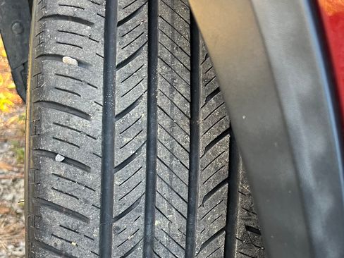 Used 2019 Nissan Kicks SR w/ SR Premium Package image 10