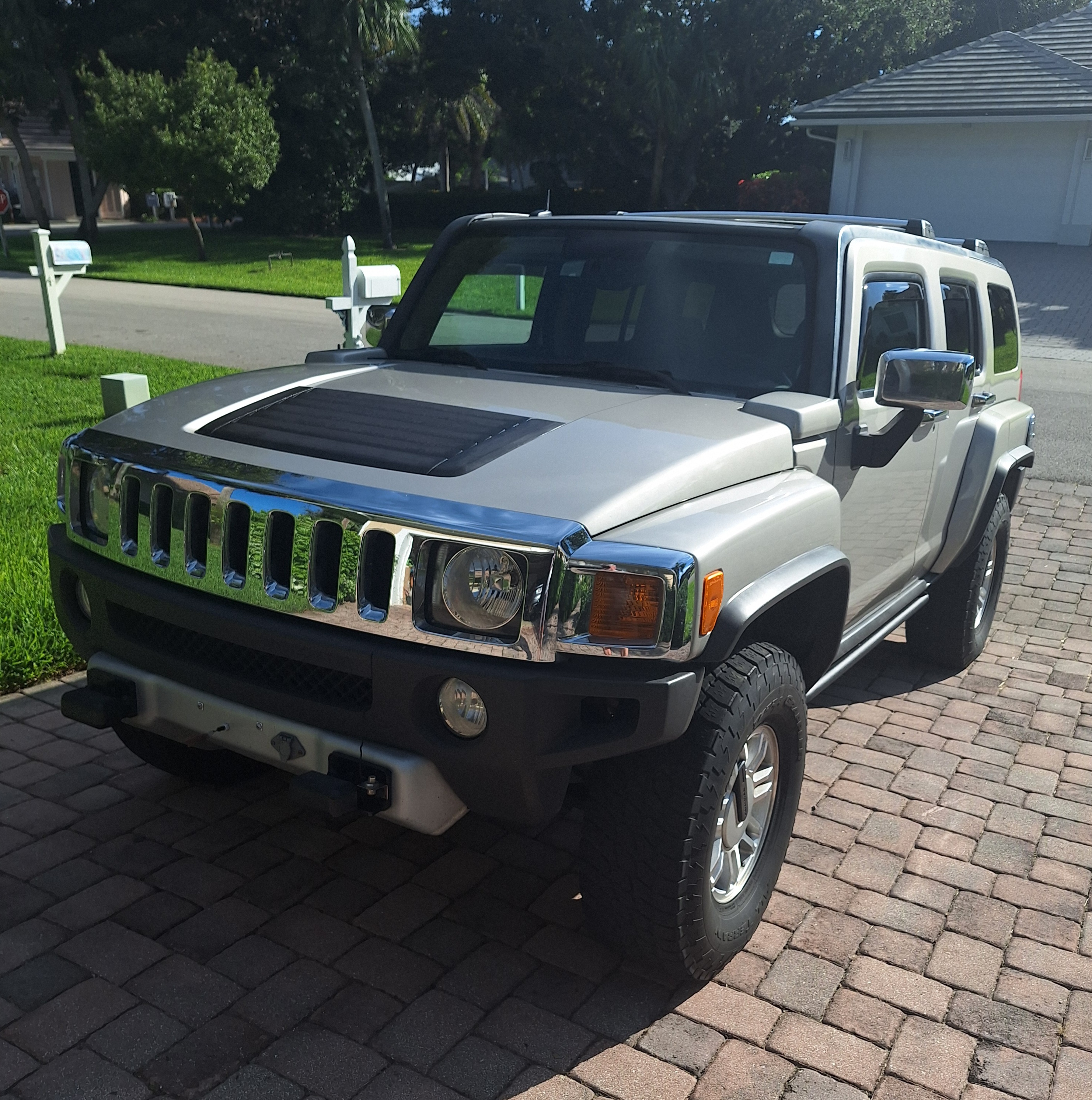 Used 2008 HUMMER H3 Alpha AWD/4WD image 5