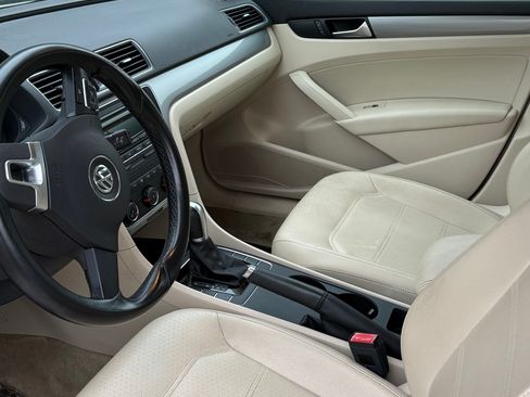 Used 2015 Volkswagen Passat 1.8T Wolfsburg Edition image 10