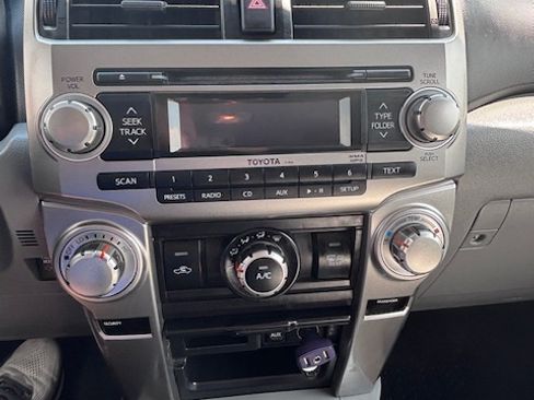 Used 2013 Toyota 4Runner SR5 AWD/4WD image 26