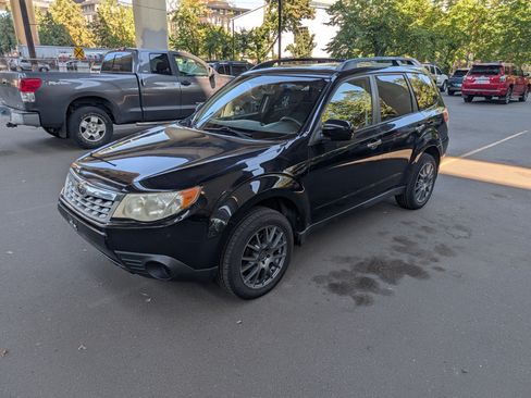 Used 2012 Subaru Forester 2.5X Premium AWD/4WD image 2