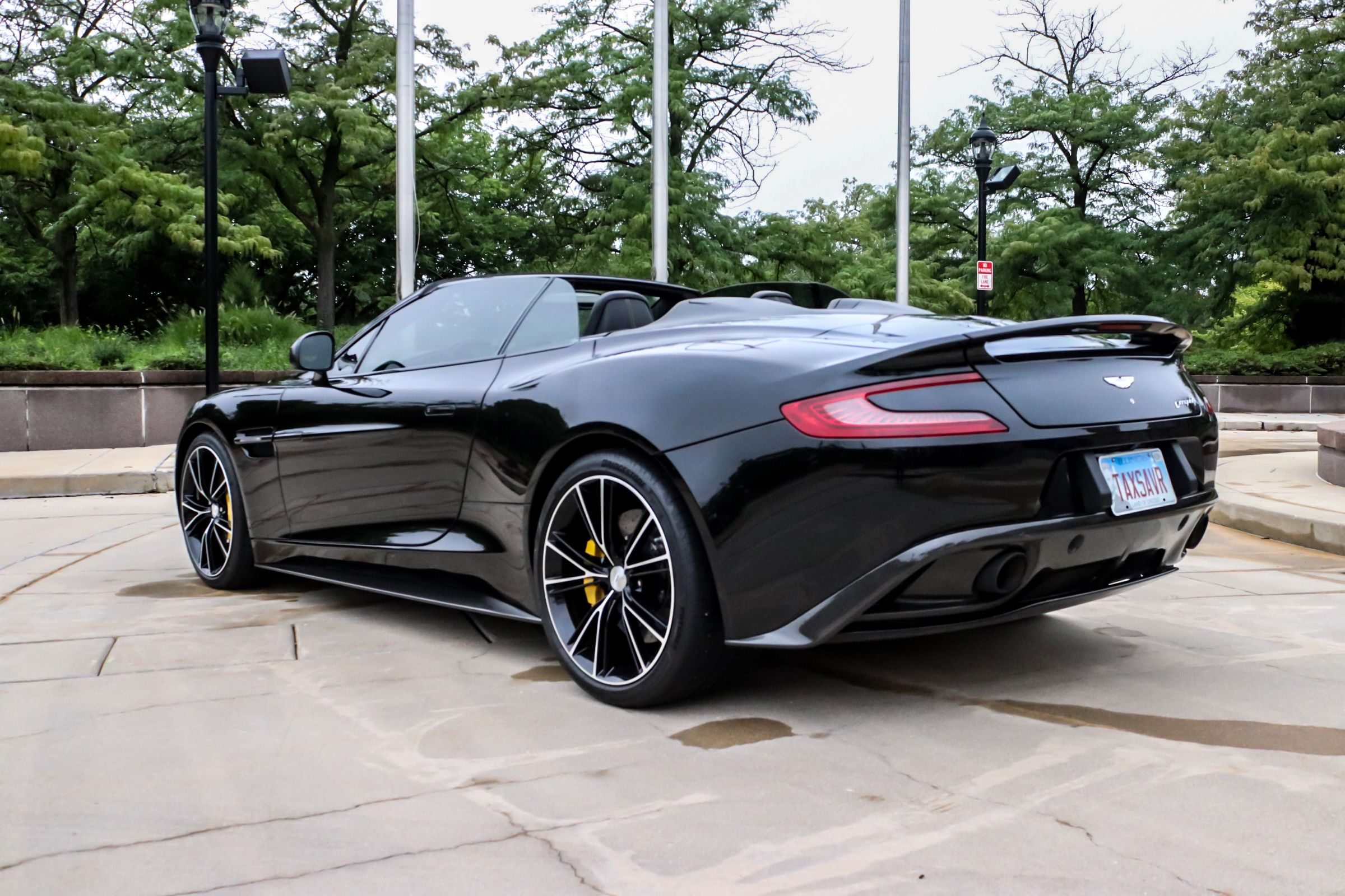 Used 2015 Aston Martin Vanquish Volante RWD image 8