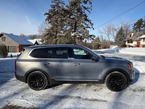 Used 2022 Kia Telluride SX w/ SX Prestige Package image 4