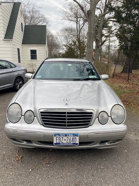 Used 2001 Mercedes-Benz E 320 Wagon image 1