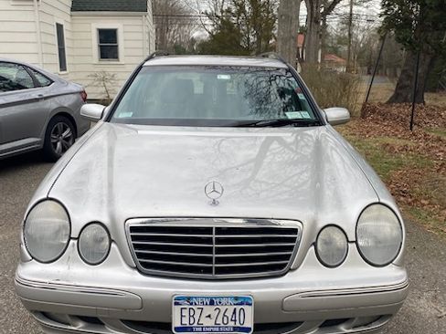 Used 2001 Mercedes-Benz E 320 Wagon image 1