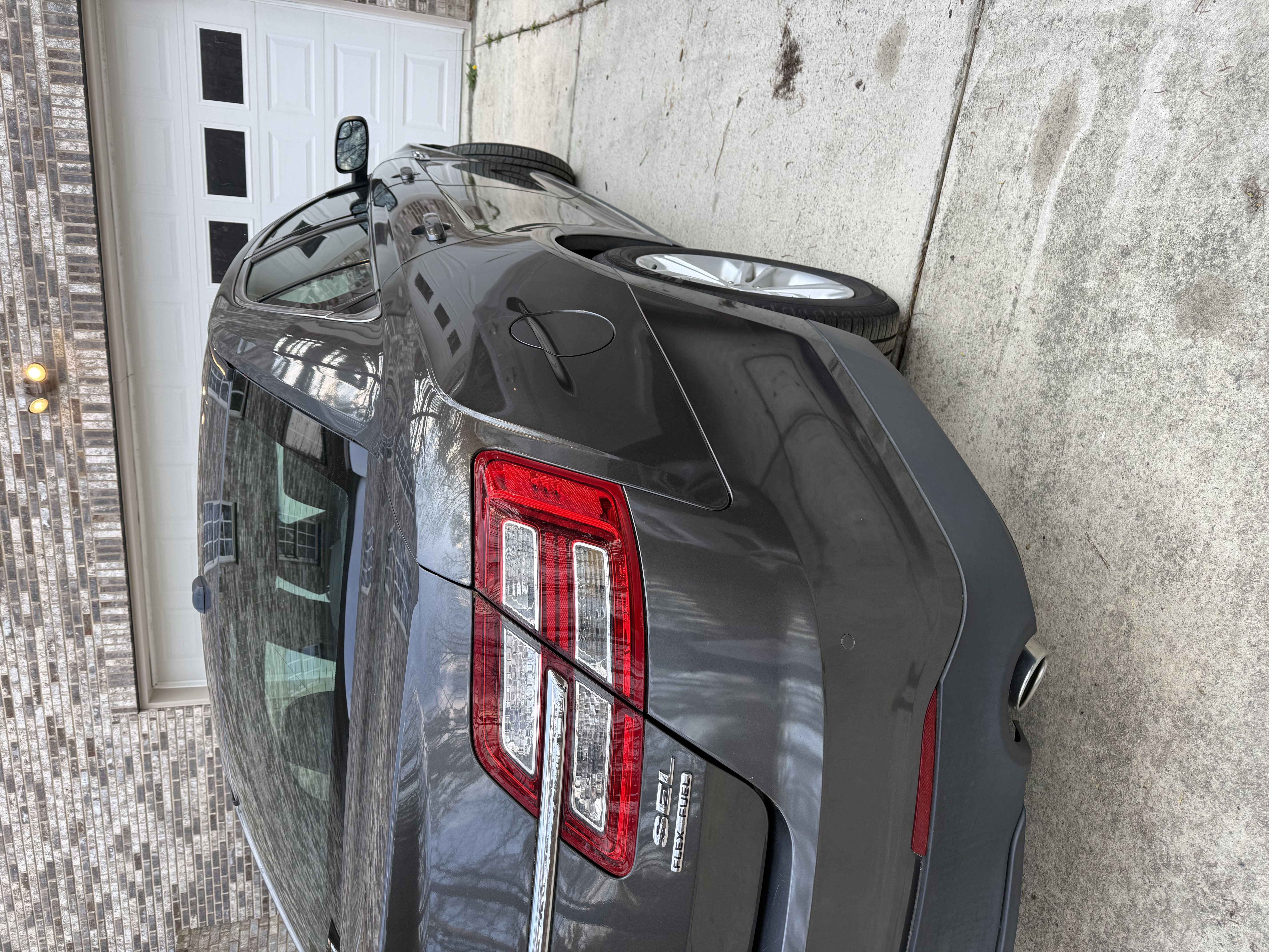 Used 2018 Ford Taurus SEL FWD image 6