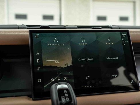 Used 2025 Land Rover Defender 130 V8 image 18