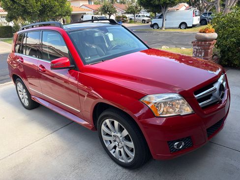 Used 2010 Mercedes-Benz GLK 350 2WD image 2
