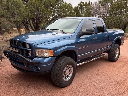 Used 2004 Dodge Ram 2500 Truck SLT w/ Sport Appearance Group AWD/4WD image 4