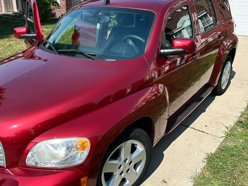 Used 2008 Chevrolet HHR LT FWD image 2