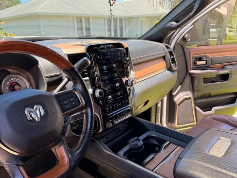 Used 2019 RAM 2500 Limited AWD/4WD image 10
