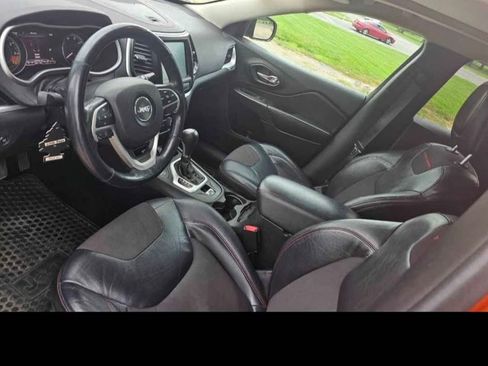 Used 2014 Jeep Cherokee Trailhawk w/ Comfort/Convenience Group AWD/4WD image 10