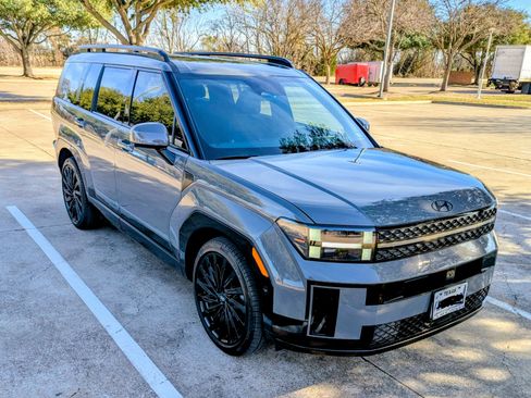 Used 2025 Hyundai Santa Fe Calligraphy image 2