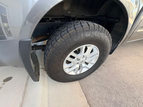 Used 2019 Nissan Frontier SV image 17