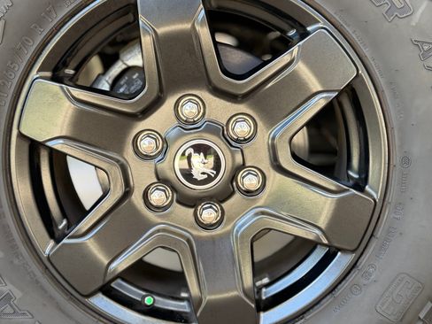 Used 2024 Ford Bronco Black Diamond AWD/4WD image 18