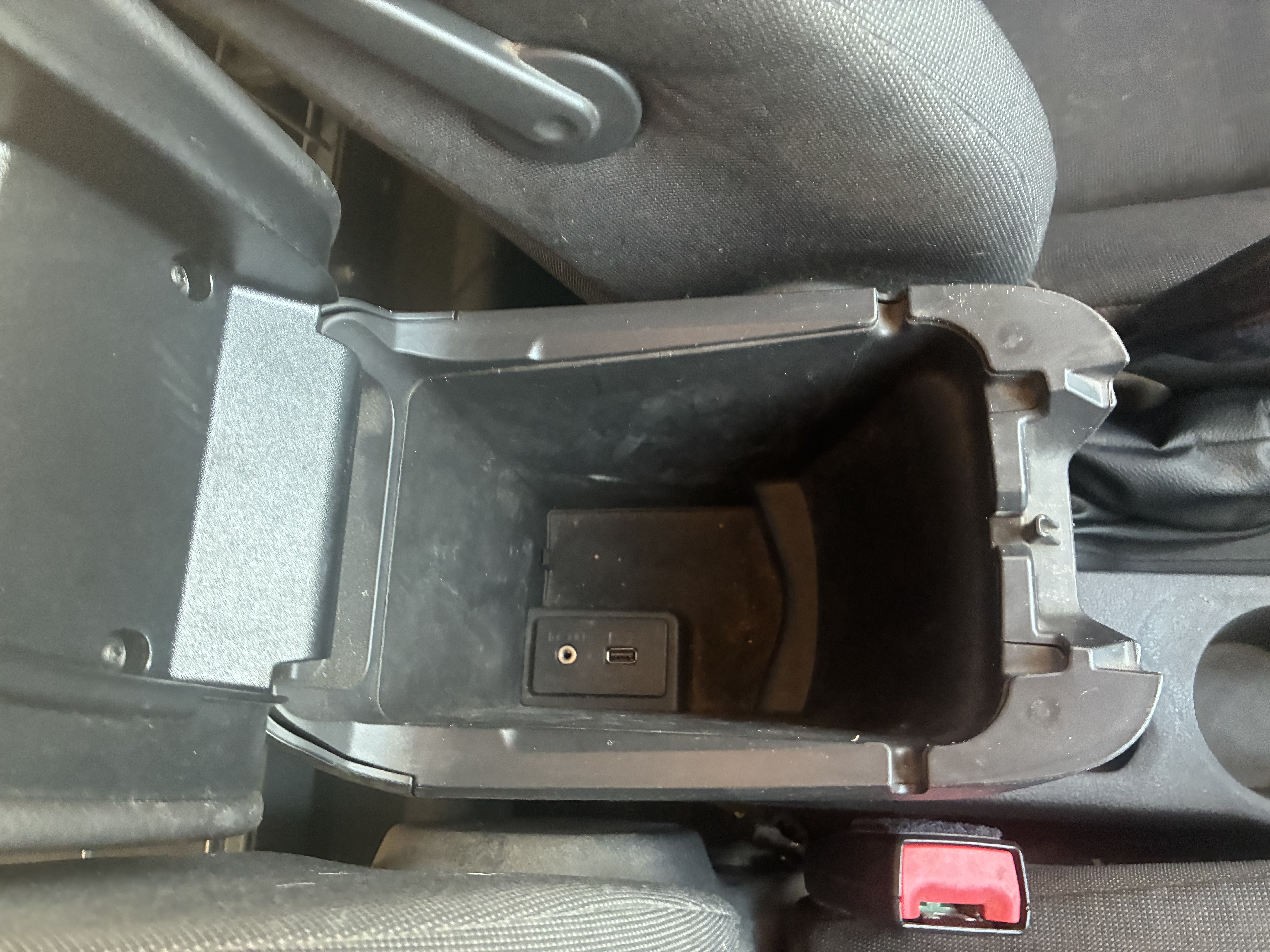 Used 2016 Ford Transit Connect XLT FWD image 16