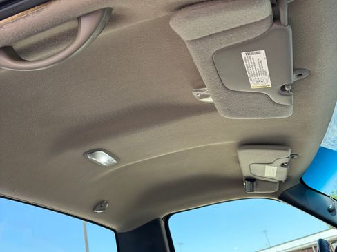 Used 2000 Chevrolet Silverado 1500 2WD Regular Cab w/ Exterior Appearance Pkg image 11