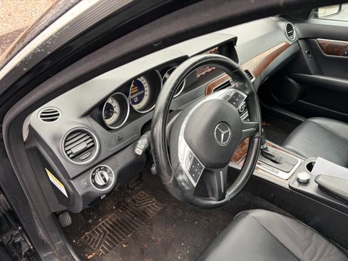 Used 2013 Mercedes-Benz C 300 4MATIC Sedan image 11