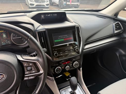 Used 2019 Subaru Forester Premium AWD/4WD image 18