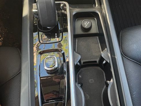 Used 2023 Volvo XC60 B5 Plus w/ Climate Package image 12